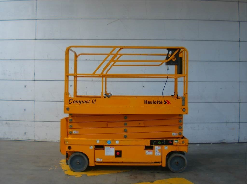 Haulotte Compact 12 - رافعات مقصية: صور 1 Haulotte Compact 12 - رافعات مقصية: صور 1