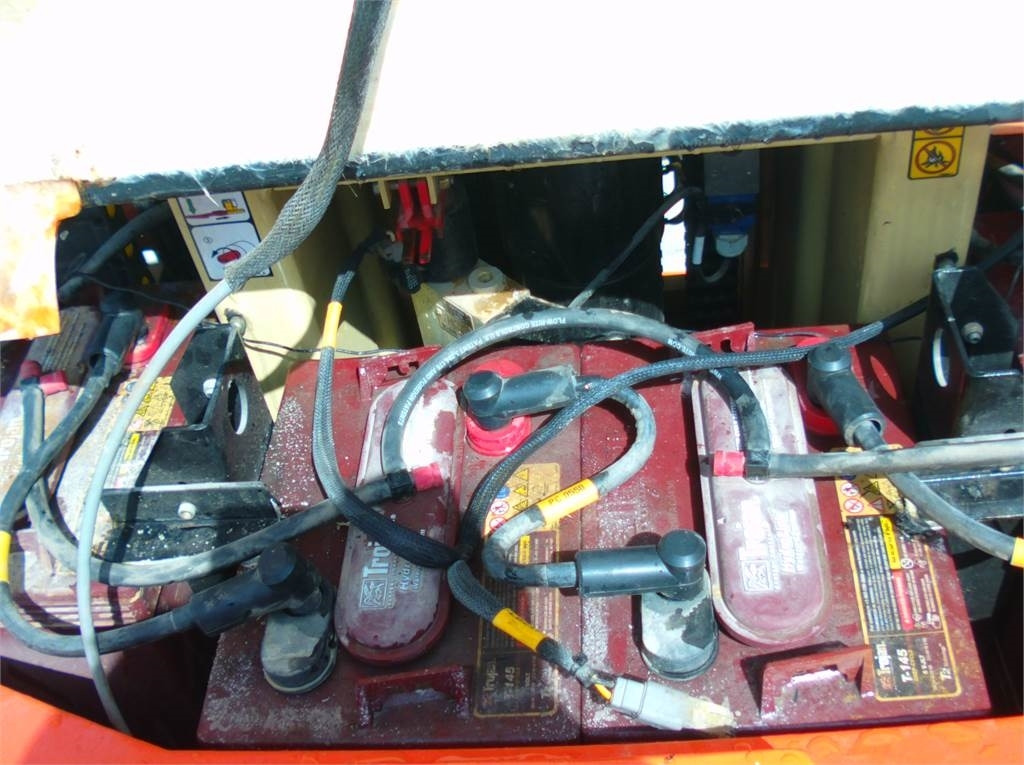 JLG Toucan 12E+ - الرأسي رفع الصاري: صور 5 JLG Toucan 12E+ - الرأسي رفع الصاري: صور 5