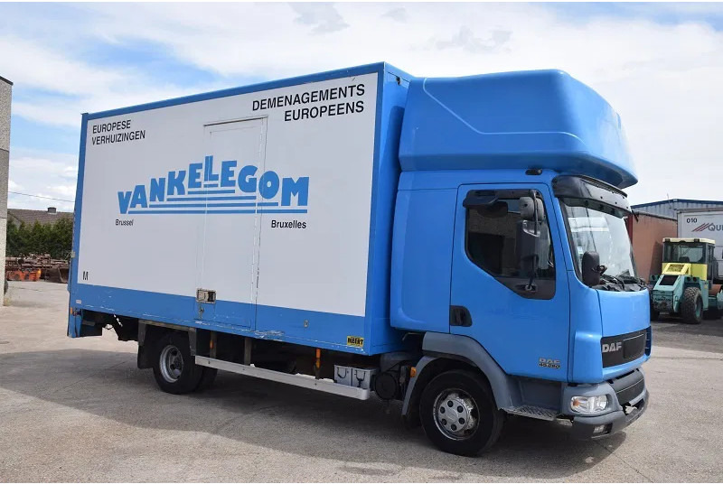 DAF LF 220 LF45 220 - بصندوق مغلق شاحنة: صور 5 DAF LF 220 LF45 220 - بصندوق مغلق شاحنة: صور 5