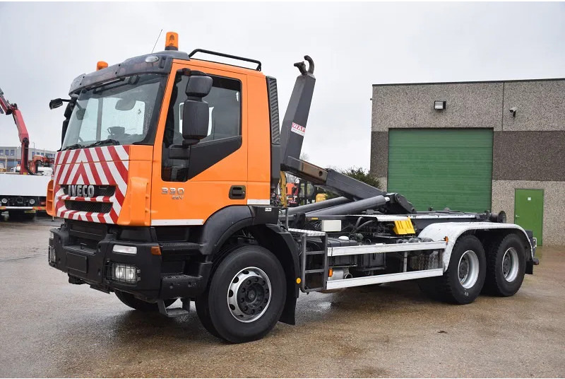 Iveco Trakker 330 - شاحنة ذات الخطاف: صور 3 Iveco Trakker 330 - شاحنة ذات الخطاف: صور 3