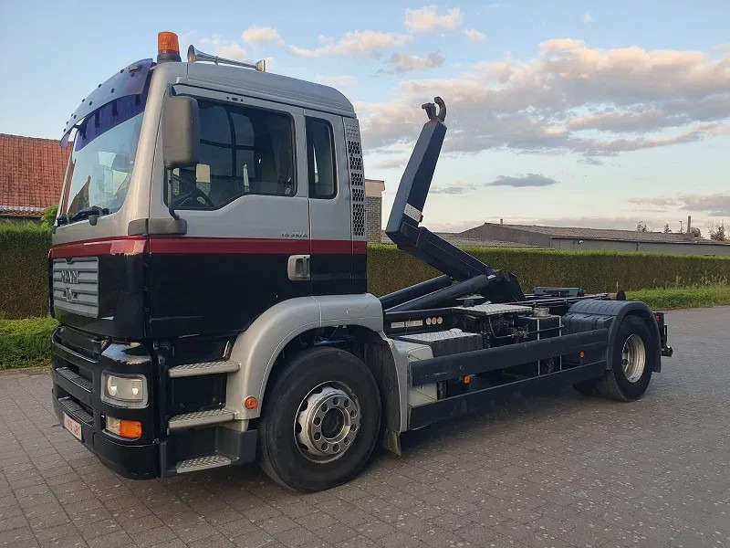 MAN TG 310 A - شاحنة ذات الخطاف: صور 2 MAN TG 310 A - شاحنة ذات الخطاف: صور 2