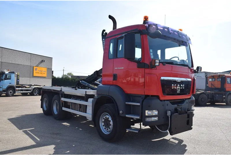 MAN TGS 33.440 - شاحنة ذات الخطاف: صور 4 MAN TGS 33.440 - شاحنة ذات الخطاف: صور 4