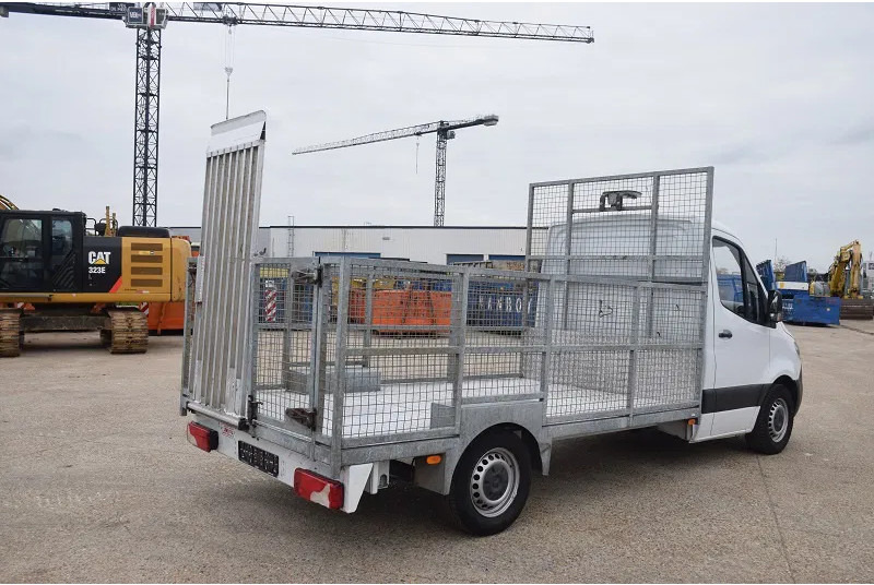 Mercedes-Benz Sprinter 316 - الشاحنات الصغيرة المسطحة: صور 5 Mercedes-Benz Sprinter 316 - الشاحنات الصغيرة المسطحة: صور 5