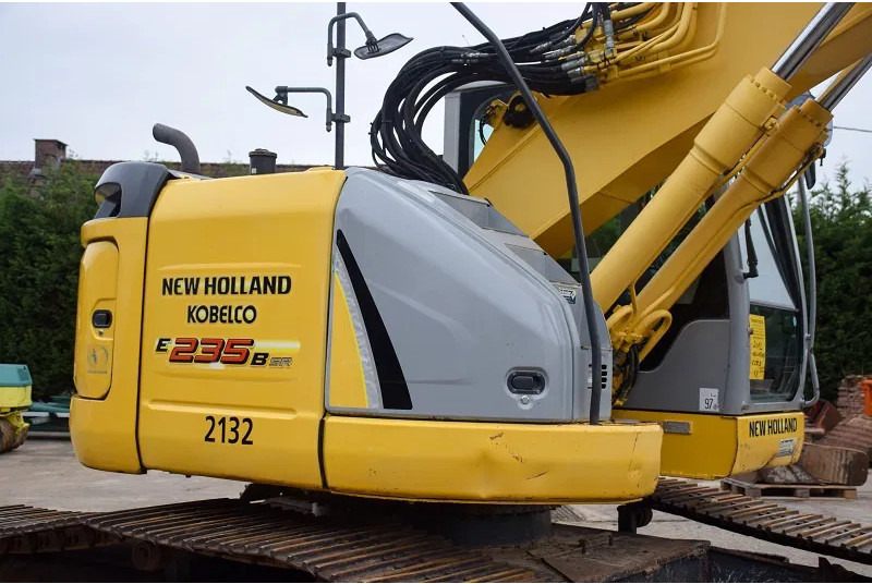 New Holland Kobelco E235B SR-LCT - حفارات زحافة: صور 5 New Holland Kobelco E235B SR-LCT - حفارات زحافة: صور 5