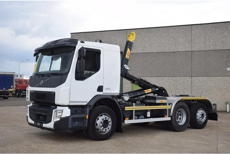 Volvo FE 320 - شاحنة ذات الخطاف: صور 1 Volvo FE 320 - شاحنة ذات الخطاف: صور 1