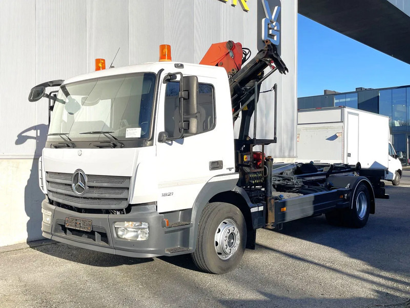 Mercedes-Benz Atego 1621 *Palfinger kraan*Containersysteem*luchtvering achteras*bluetooth - شاحنة ذات الخطاف, شاحنة كرين: صور 1 Mercedes-Benz Atego 1621 *Palfinger kraan*Containersysteem*luchtvering achteras*bluetooth - شاحنة ذات الخطاف, شاحنة كرين: صور 1