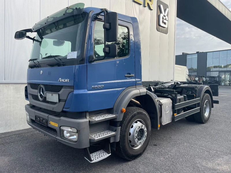 Mercedes-Benz Axor 1833 *cruise control*bluetooth*airconditioning*differentieelslot - شاحنة ذات الخطاف: صور 2 Mercedes-Benz Axor 1833 *cruise control*bluetooth*airconditioning*differentieelslot - شاحنة ذات الخطاف: صور 2
