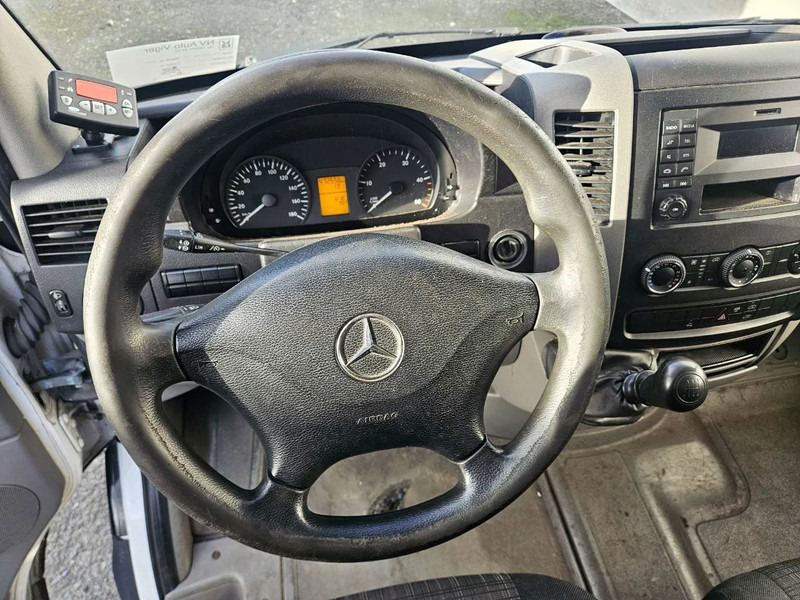 Mercedes-Benz Sprinter 313 - الشاحنات الصغيرة المبردة: صور 4 Mercedes-Benz Sprinter 313 - الشاحنات الصغيرة المبردة: صور 4