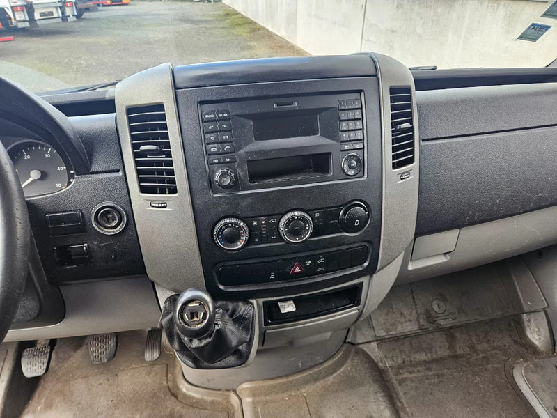 Mercedes-Benz Sprinter 313 - الشاحنات الصغيرة المبردة: صور 5 Mercedes-Benz Sprinter 313 - الشاحنات الصغيرة المبردة: صور 5