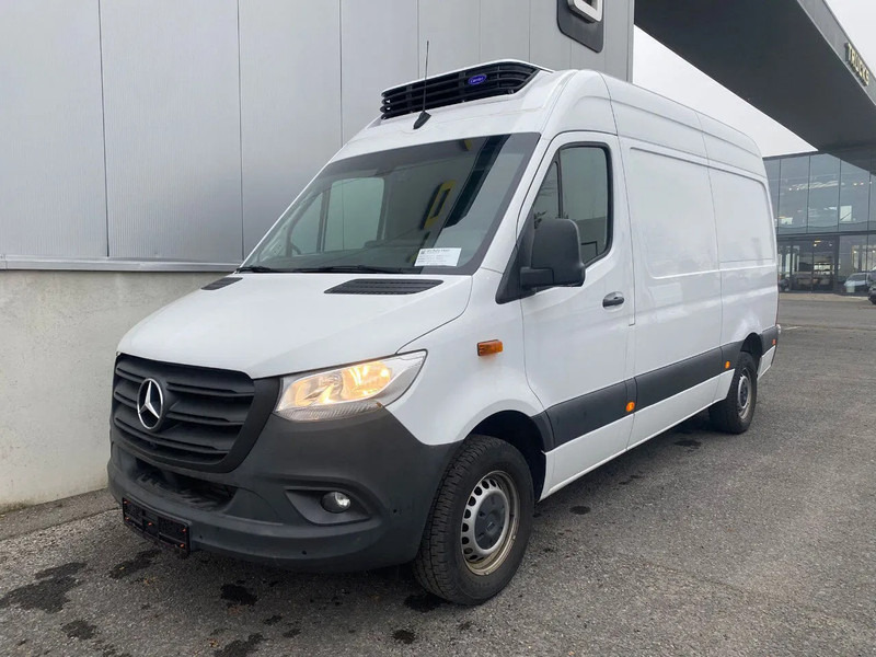 Mercedes-Benz Sprinter 317 L2H2*NEW Carrier xarios 350 -18°C*achteruitrijcamera*navigatie*zetelverwarming*360° camera - الشاحنات الصغيرة المبردة: صور 1 Mercedes-Benz Sprinter 317 L2H2*NEW Carrier xarios 350 -18°C*achteruitrijcamera*navigatie*zetelverwarming*360° camera - الشاحنات الصغيرة المبردة: صور 1