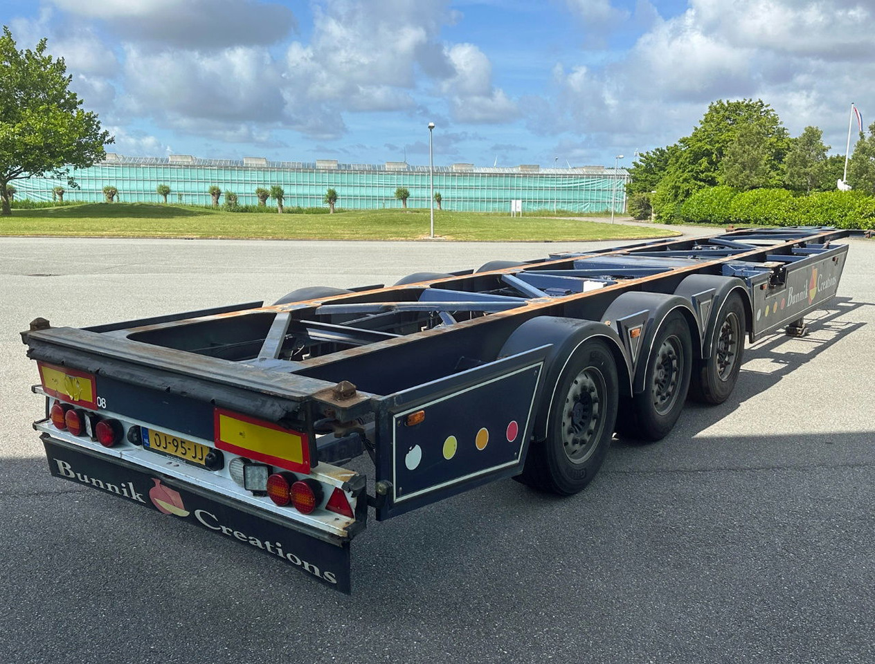 Burg BPO 13-27 Ccxlx 40" Galvanised Super Chassis SAF Axles Disc Brakes 2x Lift Axles 3 Pieces IN Stock Super Condition - شاحنات الحاويات/ جسم علوي قابل للتغيير نصف مقطورة: صور 4 Burg BPO 13-27 Ccxlx 40" Galvanised Super Chassis SAF Axles Disc Brakes 2x Lift Axles 3 Pieces IN Stock Super Condition - شاحنات الحاويات/ جسم علوي قابل للتغيير نصف مقطورة: صور 4