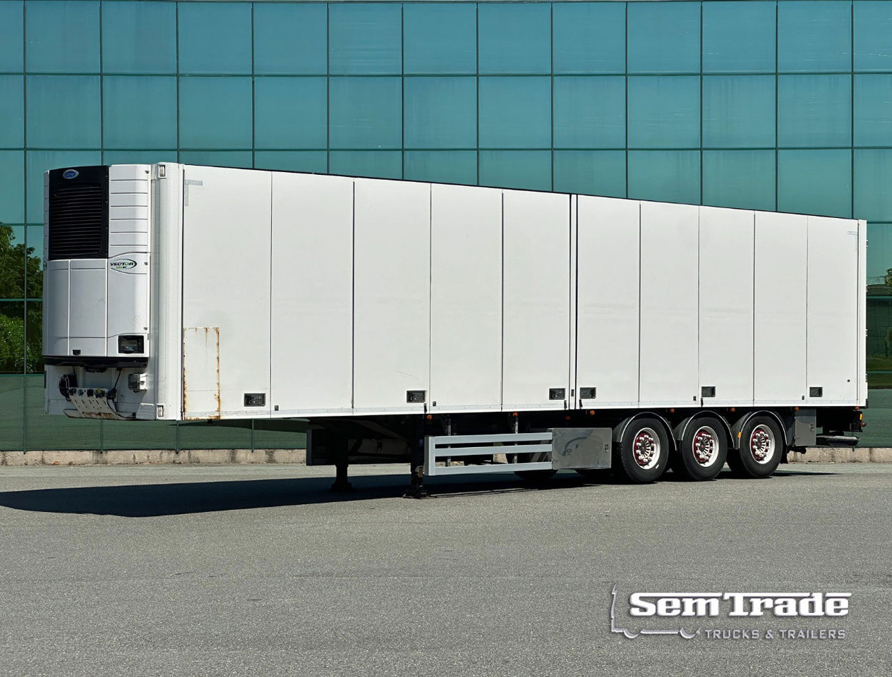 Ekeri 3-AS Multi Temp 1335 x 250 x 271 CM Inside Tail Lift - مبردة نصف مقطورة: صور 1 Ekeri 3-AS Multi Temp 1335 x 250 x 271 CM Inside Tail Lift - مبردة نصف مقطورة: صور 1