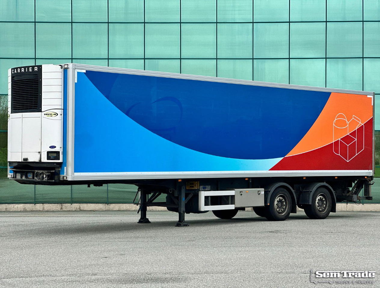 Gray and Adams City Trailer Carrier Vector 1850 MT TRI-Temp Tail Lift Side Door Steering Axle 3 Pieces Available - مبردة نصف مقطورة: صور 1 Gray and Adams City Trailer Carrier Vector 1850 MT TRI-Temp Tail Lift Side Door Steering Axle 3 Pieces Available - مبردة نصف مقطورة: صور 1