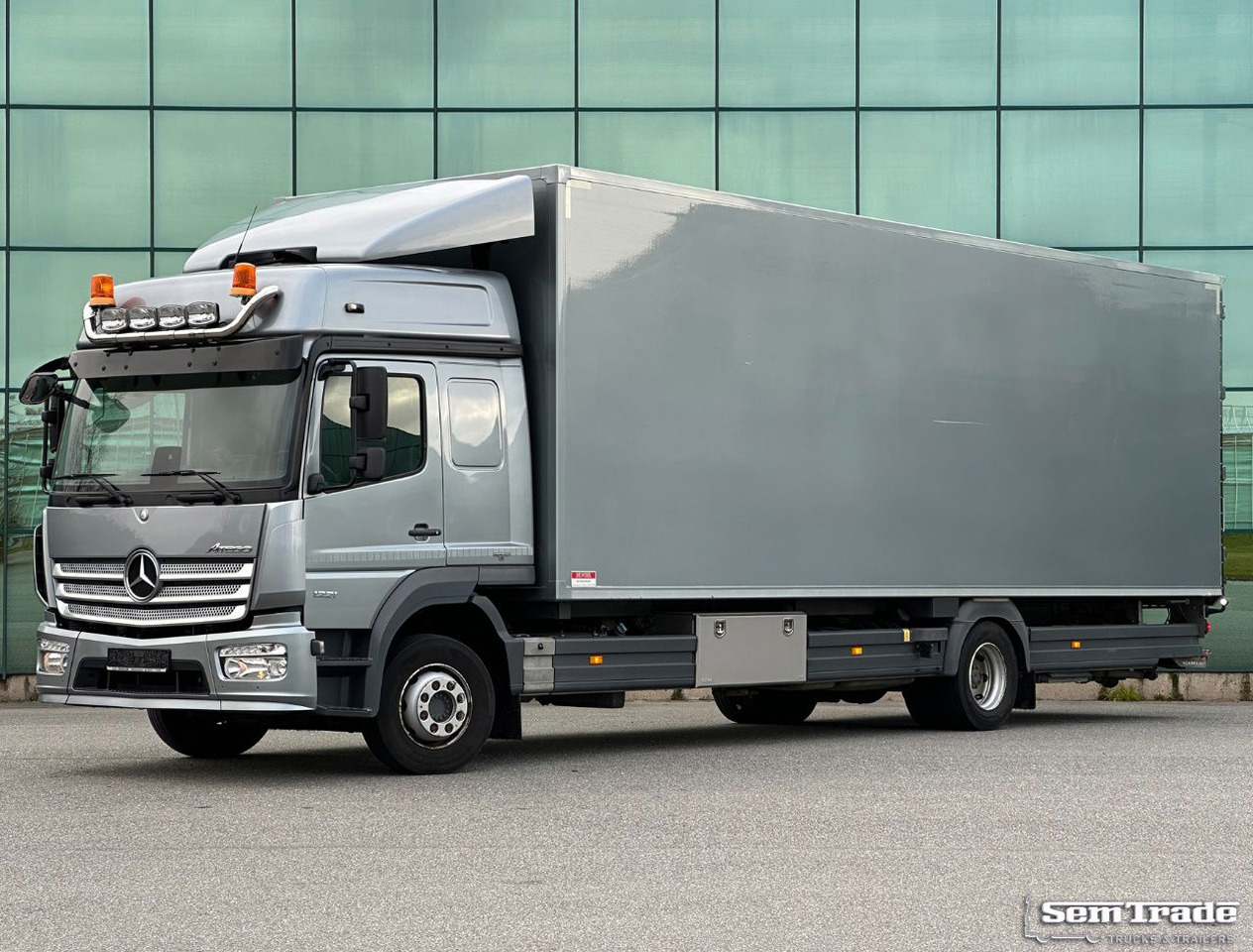 Mercedes-Benz Atego 1221 Euro 6 Isolated BOX + Heater Side Door Tail Lift 336.00 - بصندوق مغلق شاحنة: صور 1 Mercedes-Benz Atego 1221 Euro 6 Isolated BOX + Heater Side Door Tail Lift 336.00 - بصندوق مغلق شاحنة: صور 1