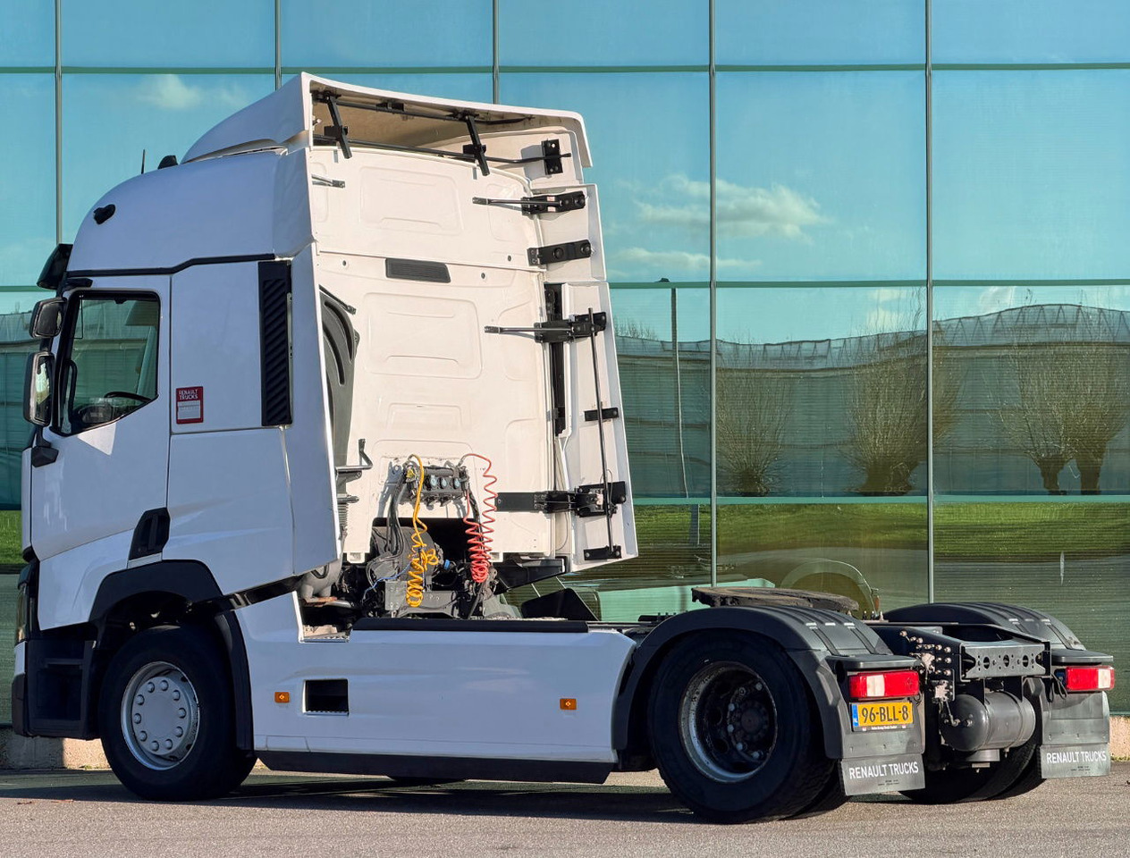 Renault T460 Euro 6 Only 318.000 KM 2X Tanks TOP Condition 2 Pieces Available - شاحنة جرار: صور 3 Renault T460 Euro 6 Only 318.000 KM 2X Tanks TOP Condition 2 Pieces Available - شاحنة جرار: صور 3