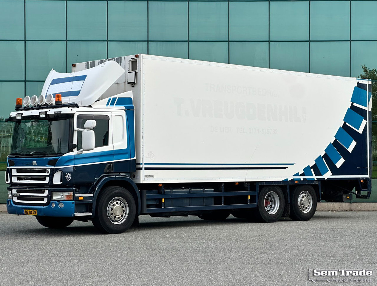 Scania P360 6X2 Euro 5 Manual Gearbox Tail Lift VAN Beurden Isolated BOX Holland-Truck - بصندوق مغلق شاحنة: صور 1 Scania P360 6X2 Euro 5 Manual Gearbox Tail Lift VAN Beurden Isolated BOX Holland-Truck - بصندوق مغلق شاحنة: صور 1