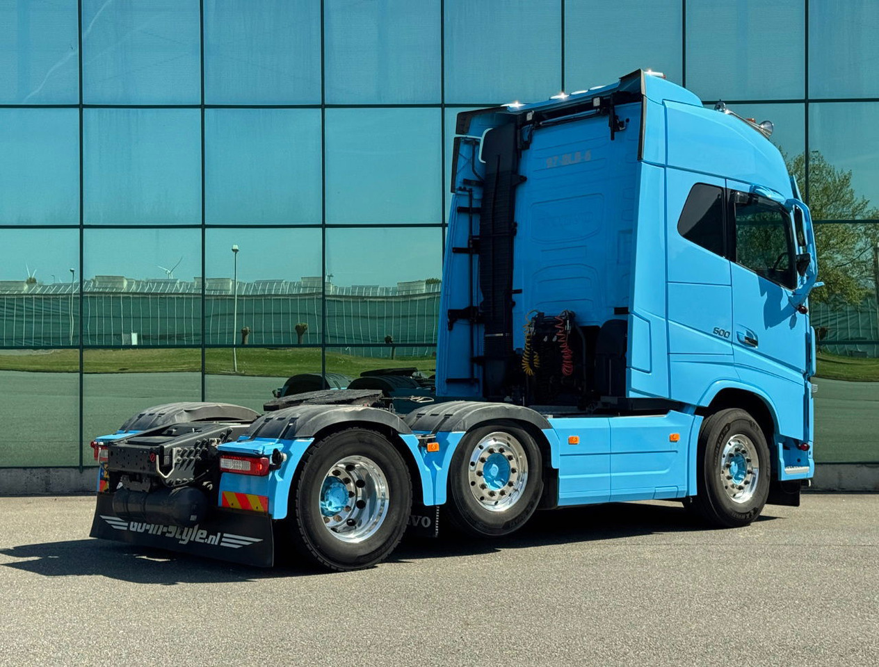 Volvo FH 500 6X2 Full AIR 671.000 KM 2x Tanks TOP Condition NL Truck - شاحنة جرار: صور 4 Volvo FH 500 6X2 Full AIR 671.000 KM 2x Tanks TOP Condition NL Truck - شاحنة جرار: صور 4