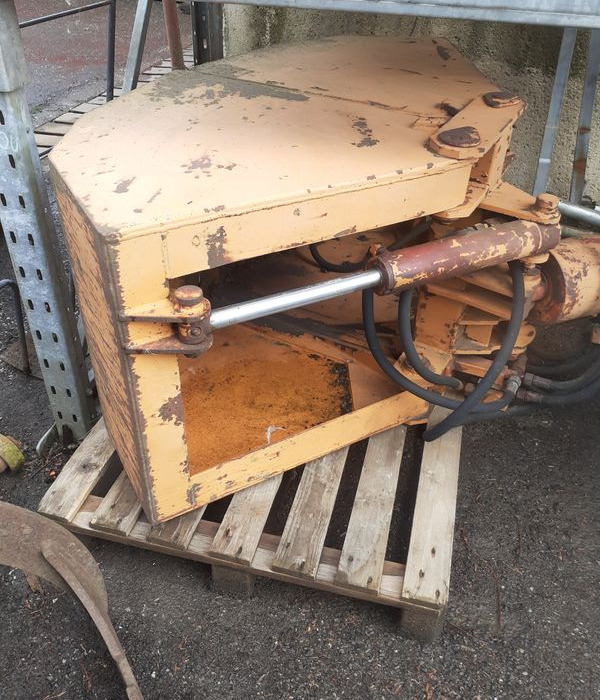 Godets pour pelle,Mini pelle, Tracto pelle. Fourche et mat d'elevateur.Moteur de forage avec tariere - ملحقات - آلات البناء: صور 3 Godets pour pelle,Mini pelle, Tracto pelle. Fourche et mat d'elevateur.Moteur de forage avec tariere - ملحقات - آلات البناء: صور 3