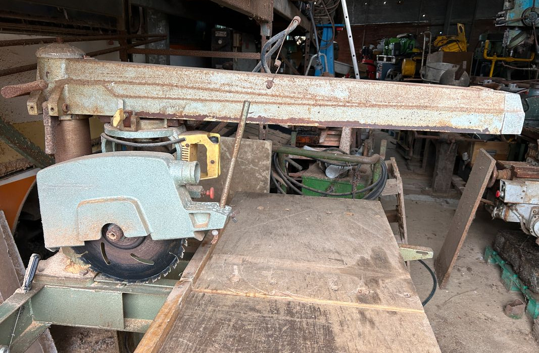 Transporteurs à roulleaux , Cadreuse hydraulique Guilliet ,Scie à ruban ,Scie radiale ,scie circulaire à Bois à Metals - معدات صناعية: صور 3 Transporteurs à roulleaux , Cadreuse hydraulique Guilliet ,Scie à ruban ,Scie radiale ,scie circulaire à Bois à Metals - معدات صناعية: صور 3