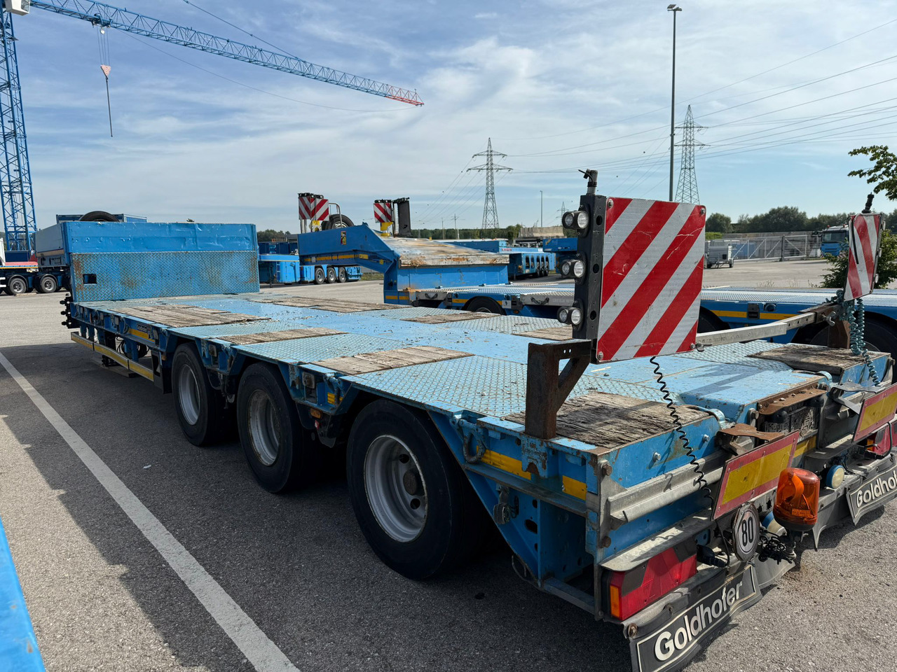 GOLDHOFER STZ-L3 - عربة مسطحة منخفضة نصف مقطورة: صور 1 GOLDHOFER STZ-L3 - عربة مسطحة منخفضة نصف مقطورة: صور 1