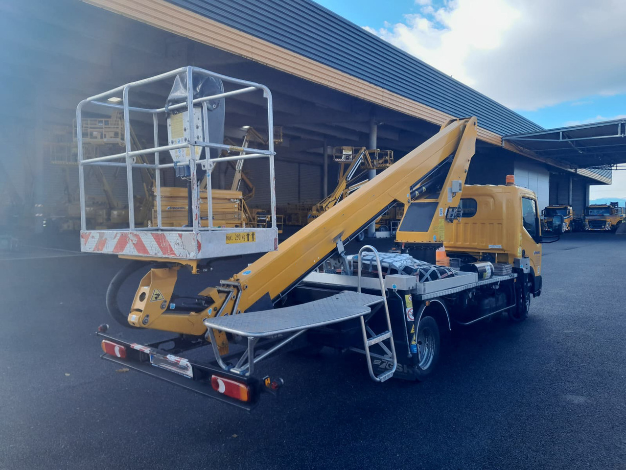 GSR E200T Comfort X - مصاعد الازدهار محمولة على شاحنة: صور 3 GSR E200T Comfort X - مصاعد الازدهار محمولة على شاحنة: صور 3