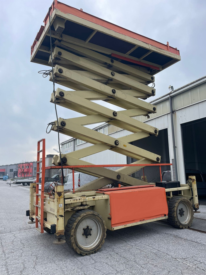 JLG 203-24 - رافعات مقصية: صور 4 JLG 203-24 - رافعات مقصية: صور 4