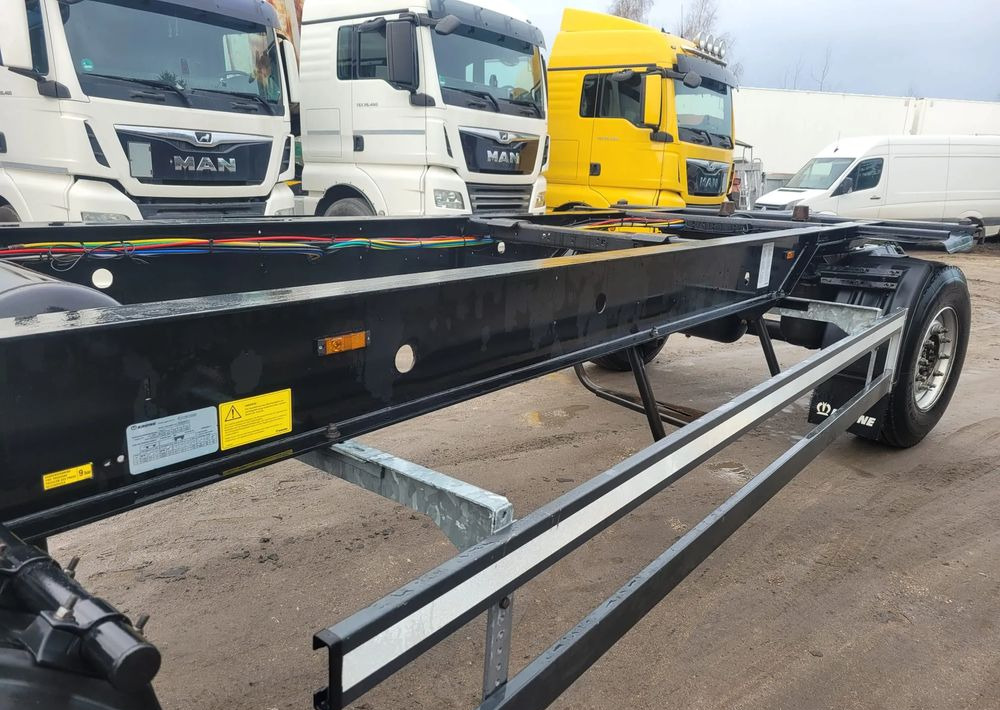 Krone Przyczepa BDF - شاحنات الحاويات/ جسم علوي قابل للتغيير مقطورة: صور 2 Krone Przyczepa BDF - شاحنات الحاويات/ جسم علوي قابل للتغيير مقطورة: صور 2