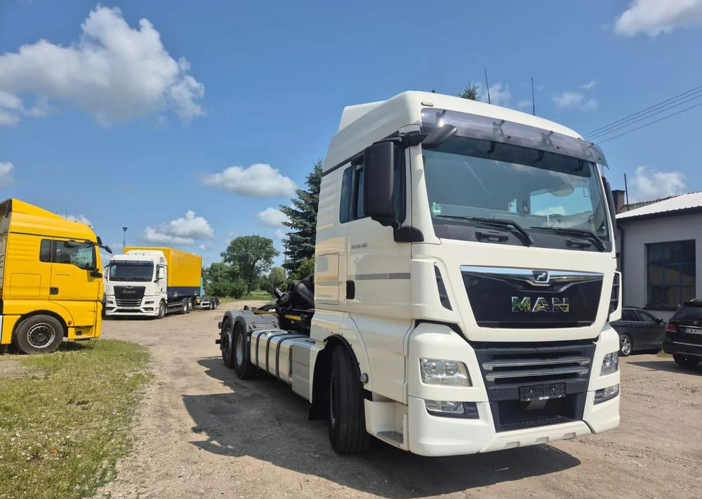 MAN TGX 26-460 Hakowiec oś skrętna - شاحنة ذات الخطاف: صور 2 MAN TGX 26-460 Hakowiec oś skrętna - شاحنة ذات الخطاف: صور 2