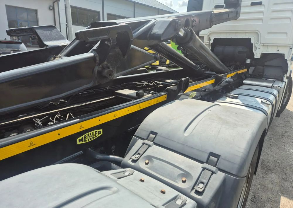 MAN TGX 26-460 Hakowiec oś skrętna - شاحنة ذات الخطاف: صور 5 MAN TGX 26-460 Hakowiec oś skrętna - شاحنة ذات الخطاف: صور 5