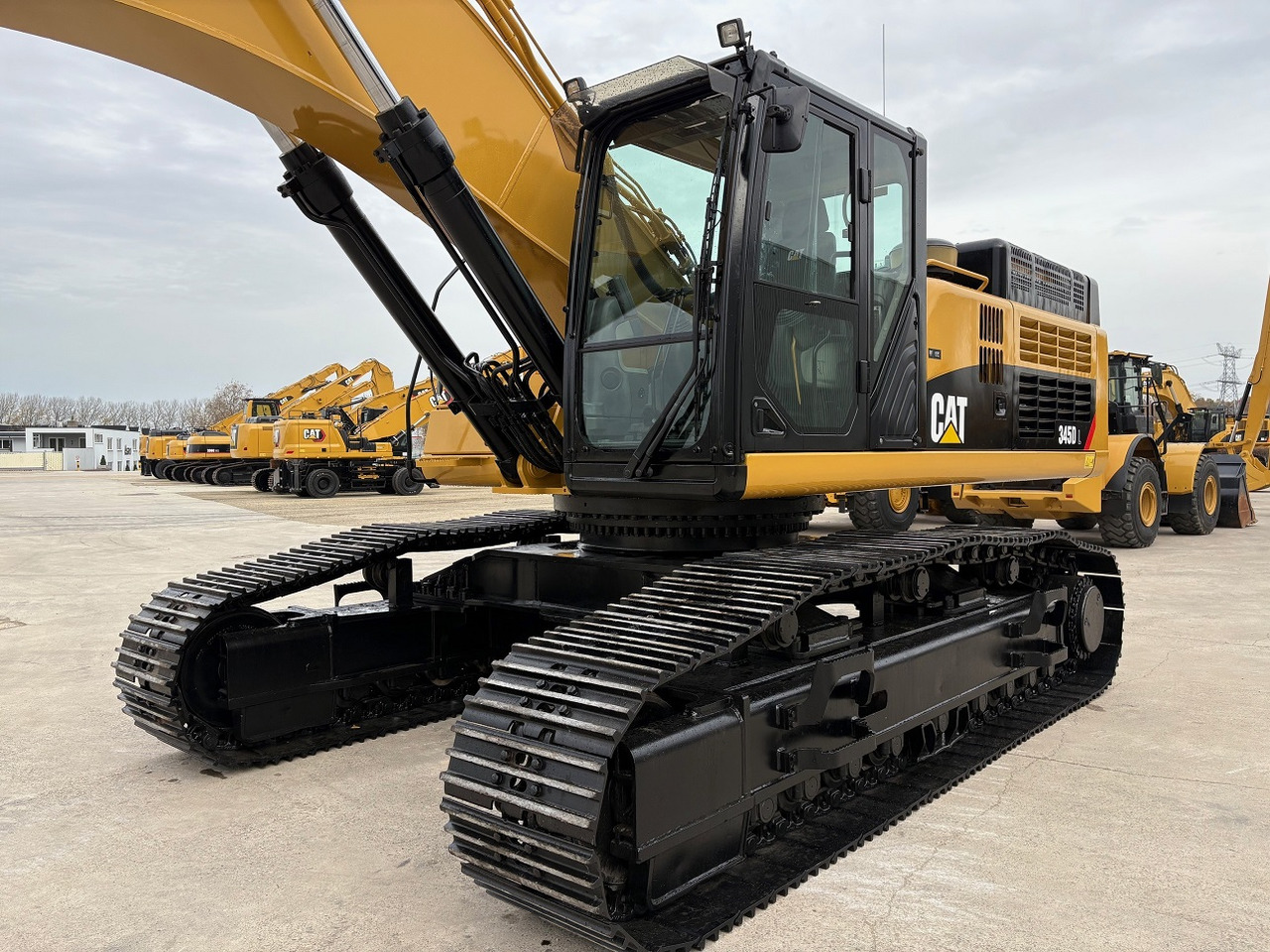 CATERPILLAR 345DL - حفارات زحافة: صور 2 CATERPILLAR 345DL - حفارات زحافة: صور 2