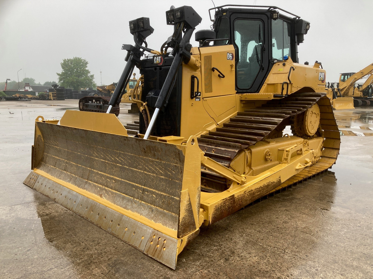 CATERPILLAR D6 LGP - بلدوزر: صور 1 CATERPILLAR D6 LGP - بلدوزر: صور 1
