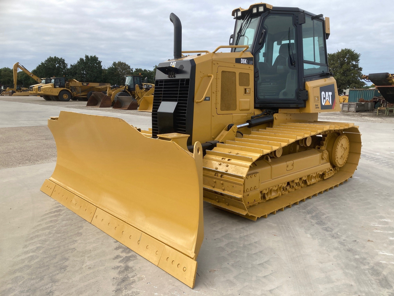 CATERPILLAR D6K2 LGP - بلدوزر: صور 1 CATERPILLAR D6K2 LGP - بلدوزر: صور 1