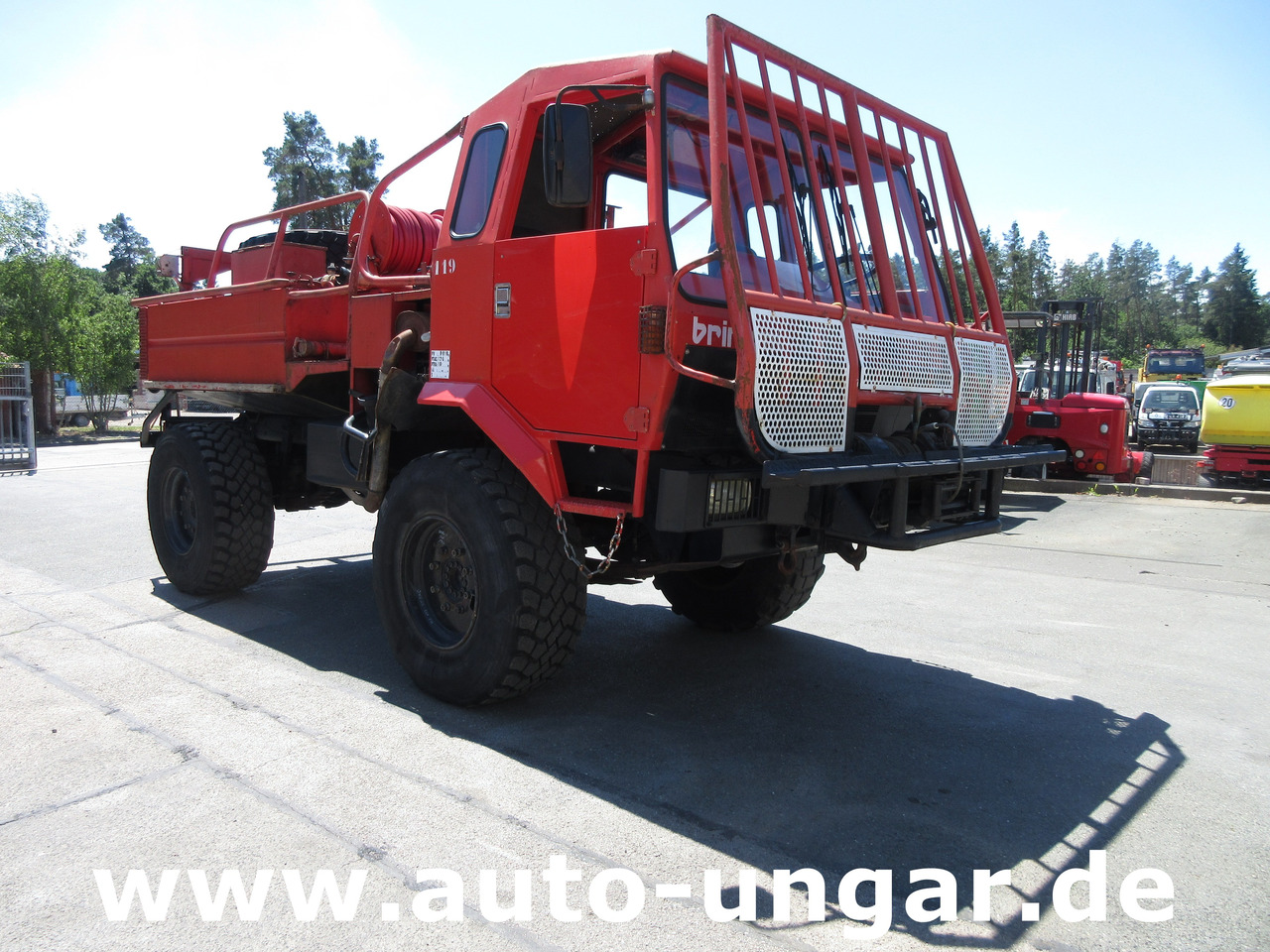 BRIMONT PM ETR Feuerwehr 4x4x4 AHK verwindbarer Rahmen Off-Road Winde Kriechgang - المطافئ: صور 1 BRIMONT PM ETR Feuerwehr 4x4x4 AHK verwindbarer Rahmen Off-Road Winde Kriechgang - المطافئ: صور 1