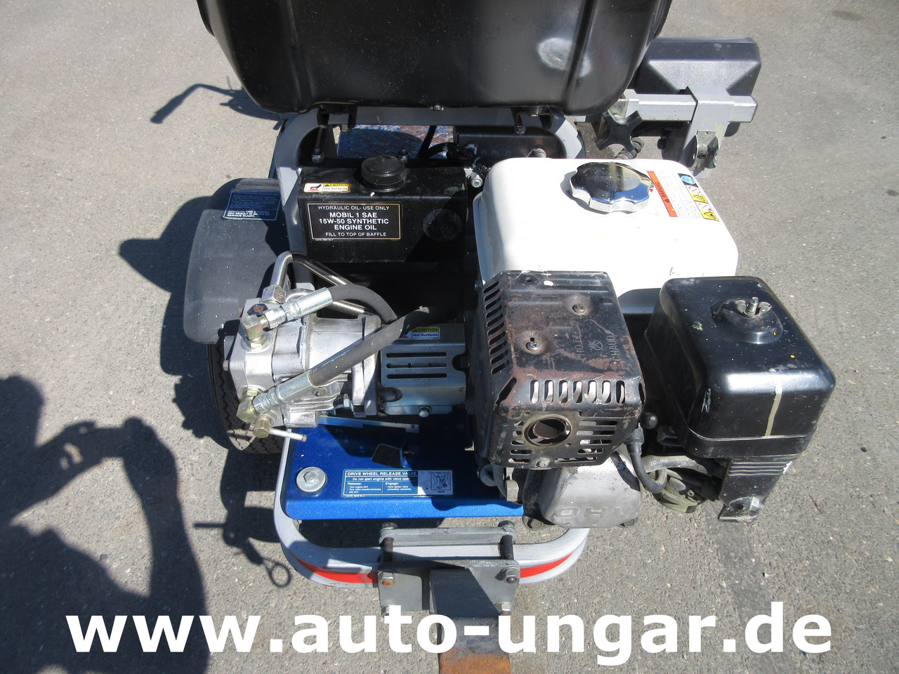 آلة أسفلت Graco LineLazer III 3900 Linedriver ride-on striper Roadmarking Straßenmarkierung: صور 13 آلة أسفلت Graco LineLazer III 3900 Linedriver ride-on striper Roadmarking Straßenmarkierung: صور 13