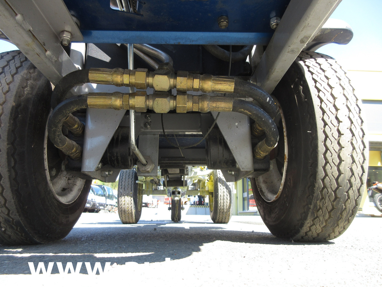 آلة أسفلت Graco LineLazer III 3900 Linedriver ride-on striper Roadmarking Straßenmarkierung: صور 17 آلة أسفلت Graco LineLazer III 3900 Linedriver ride-on striper Roadmarking Straßenmarkierung: صور 17