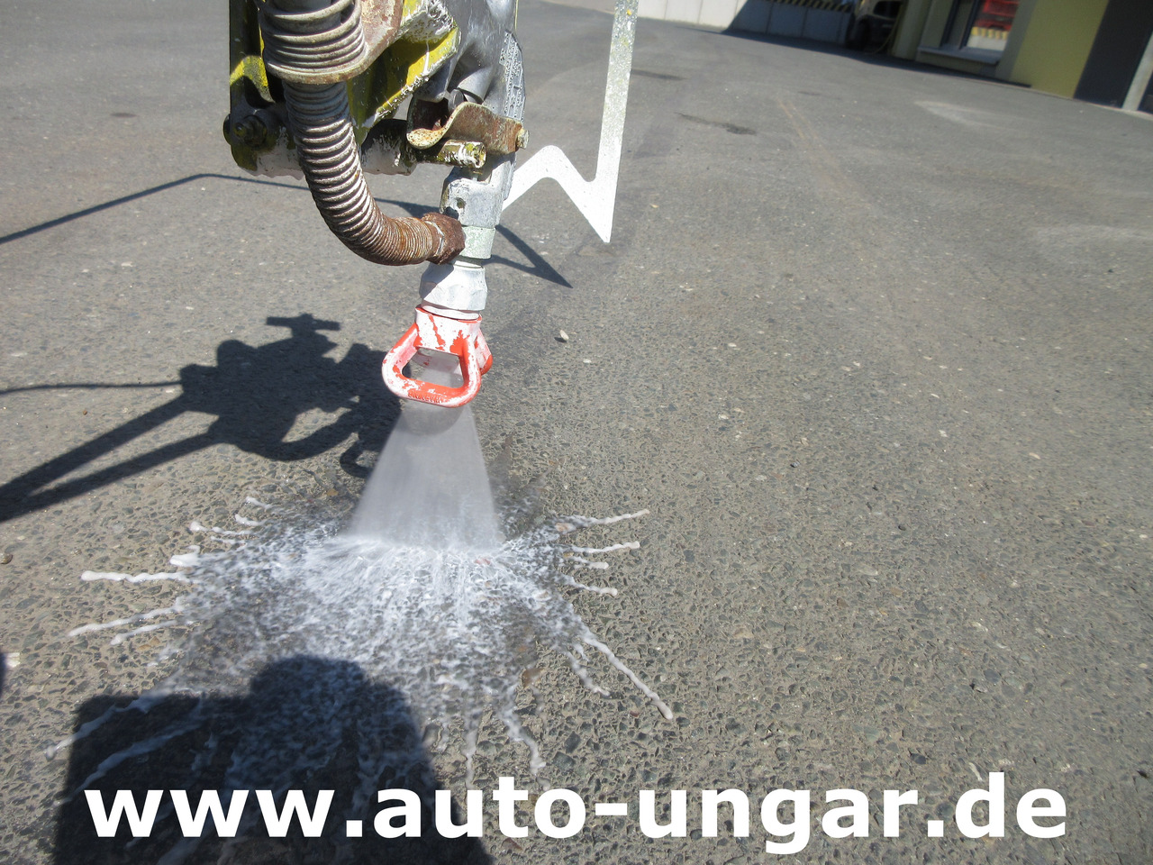 آلة أسفلت Graco LineLazer III 3900 Linedriver ride-on striper Roadmarking Straßenmarkierung: صور 18 آلة أسفلت Graco LineLazer III 3900 Linedriver ride-on striper Roadmarking Straßenmarkierung: صور 18