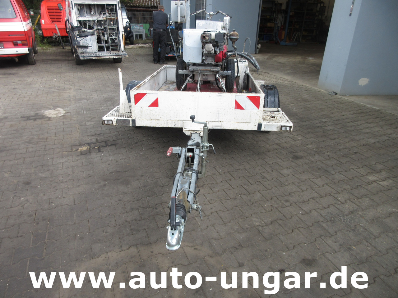 Graco Zebra 5 Airless Traceuse Markiermaschine Roadmarking Machine mit Trailer Hofmann - آلة أسفلت: صور 2 Graco Zebra 5 Airless Traceuse Markiermaschine Roadmarking Machine mit Trailer Hofmann - آلة أسفلت: صور 2