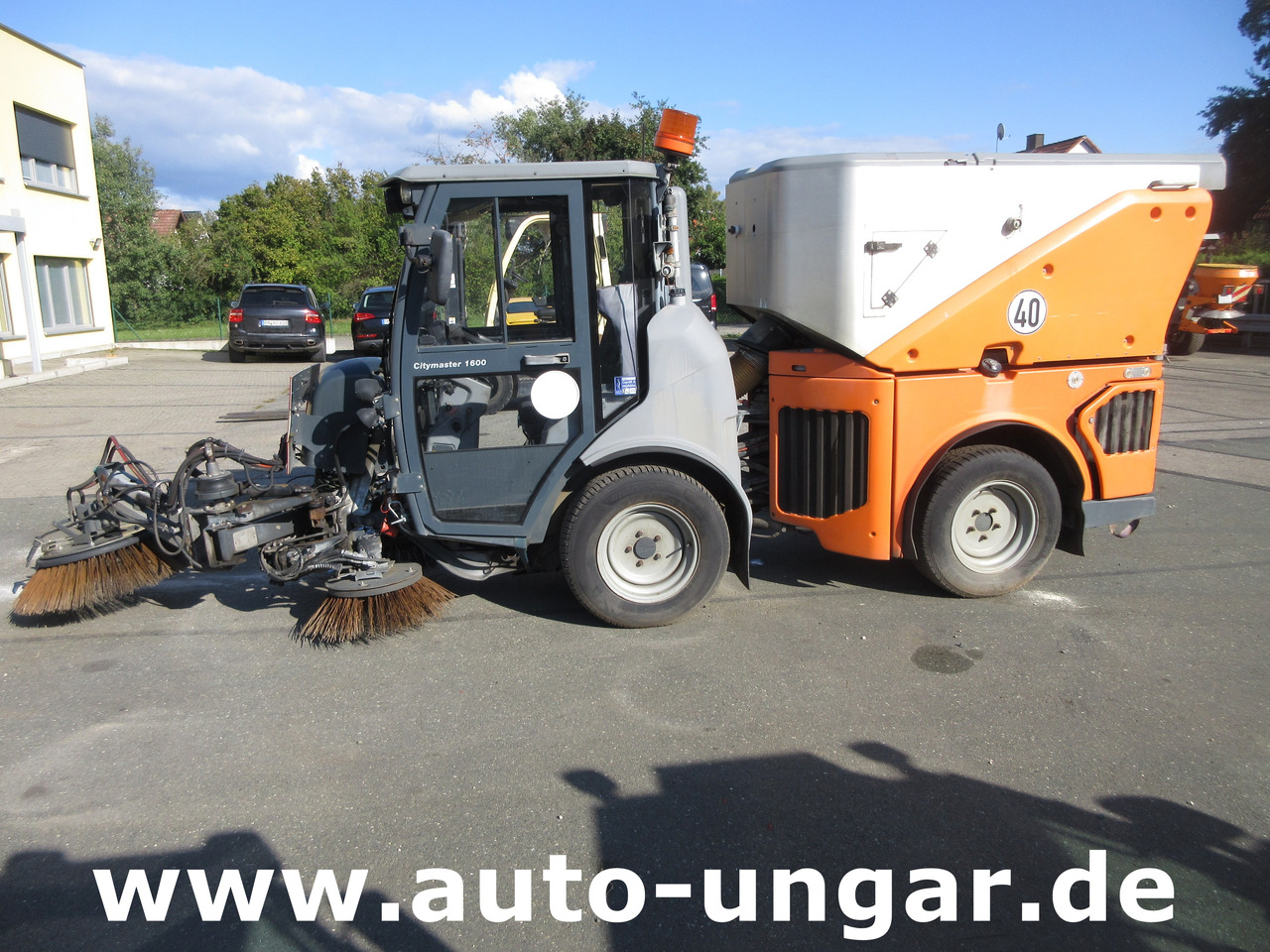 Hako CM 1600 Kehrmaschine 4x4 Baujahr 2018 3 Besen MOTORSCHADEN - سياره كنس شوارع: صور 4 Hako CM 1600 Kehrmaschine 4x4 Baujahr 2018 3 Besen MOTORSCHADEN - سياره كنس شوارع: صور 4