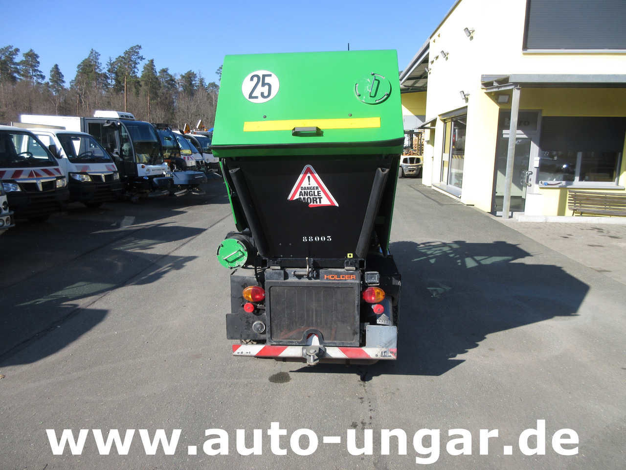Holder X40 / X45 Baujahr 2017 Knicklenkung Kehraufbau 4x4 Kommunalhydraulik Frontheber - سياره كنس شوارع: صور 4 Holder X40 / X45 Baujahr 2017 Knicklenkung Kehraufbau 4x4 Kommunalhydraulik Frontheber - سياره كنس شوارع: صور 4
