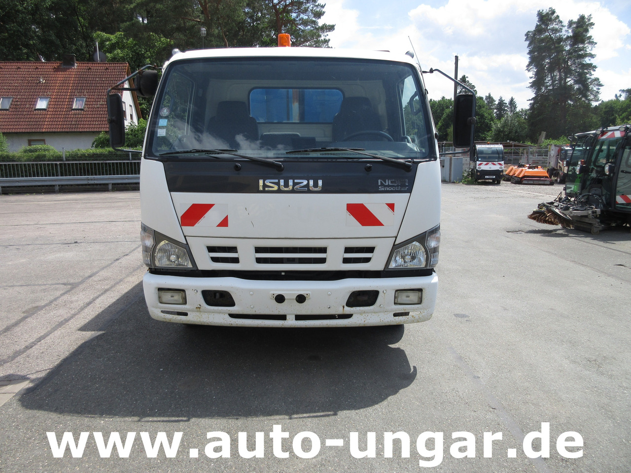 ISUZU NQR Smoother Q75 Y07 Müllwagen 8m³ TECNO 7.500kg Kipper Presse Lifter - شاحنة القمامة: صور 2 ISUZU NQR Smoother Q75 Y07 Müllwagen 8m³ TECNO 7.500kg Kipper Presse Lifter - شاحنة القمامة: صور 2