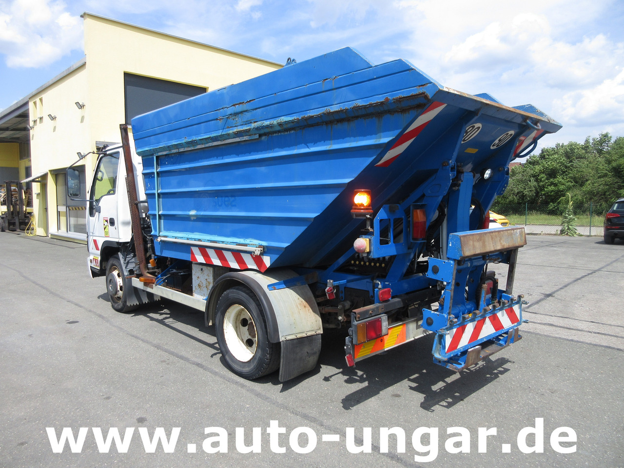ISUZU NQR Smoother Q75 Y07 Müllwagen 8m³ TECNO 7.500kg Kipper Presse Lifter - شاحنة القمامة: صور 4 ISUZU NQR Smoother Q75 Y07 Müllwagen 8m³ TECNO 7.500kg Kipper Presse Lifter - شاحنة القمامة: صور 4