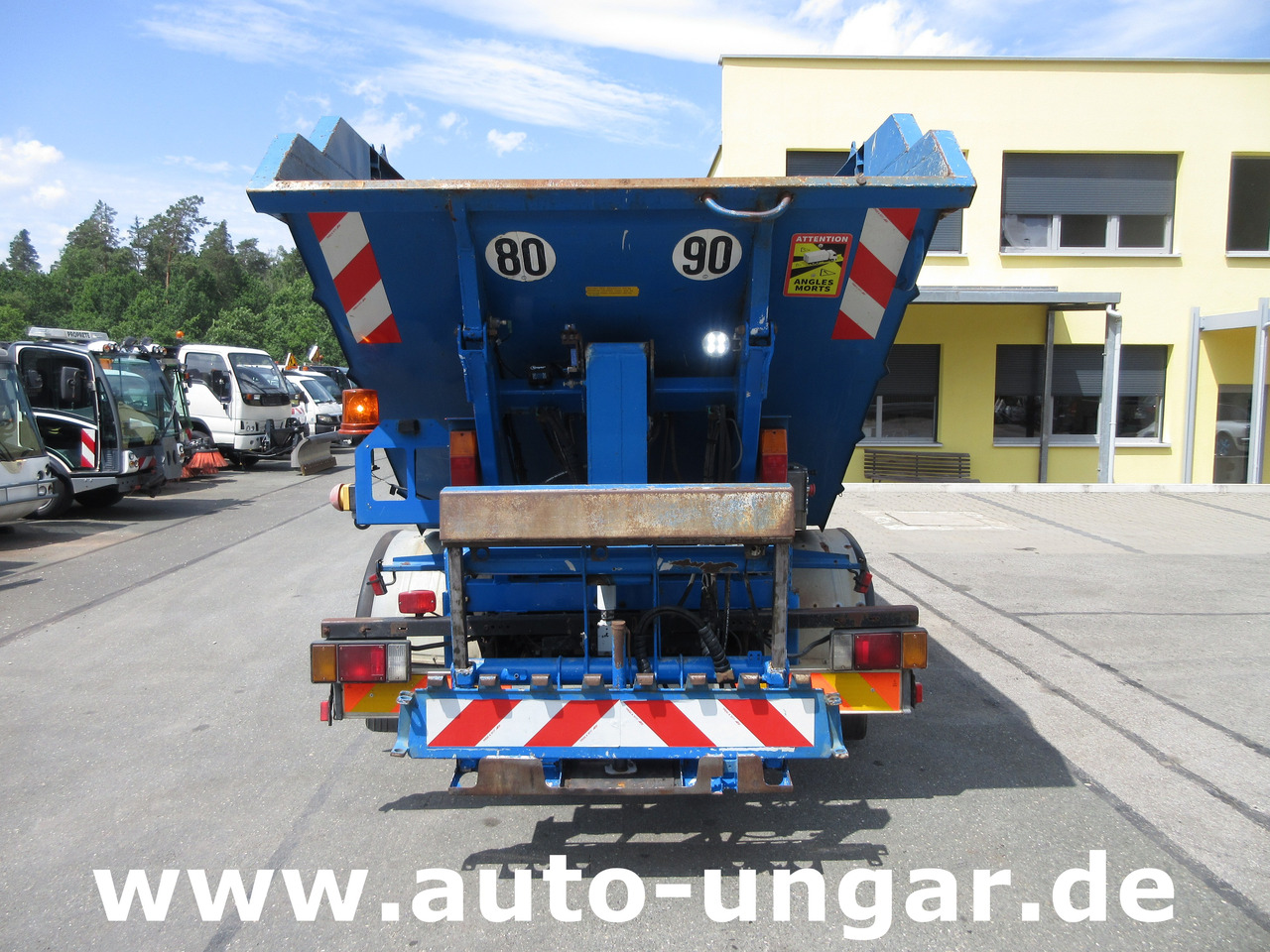 ISUZU NQR Smoother Q75 Y07 Müllwagen 8m³ TECNO 7.500kg Kipper Presse Lifter - شاحنة القمامة: صور 5 ISUZU NQR Smoother Q75 Y07 Müllwagen 8m³ TECNO 7.500kg Kipper Presse Lifter - شاحنة القمامة: صور 5