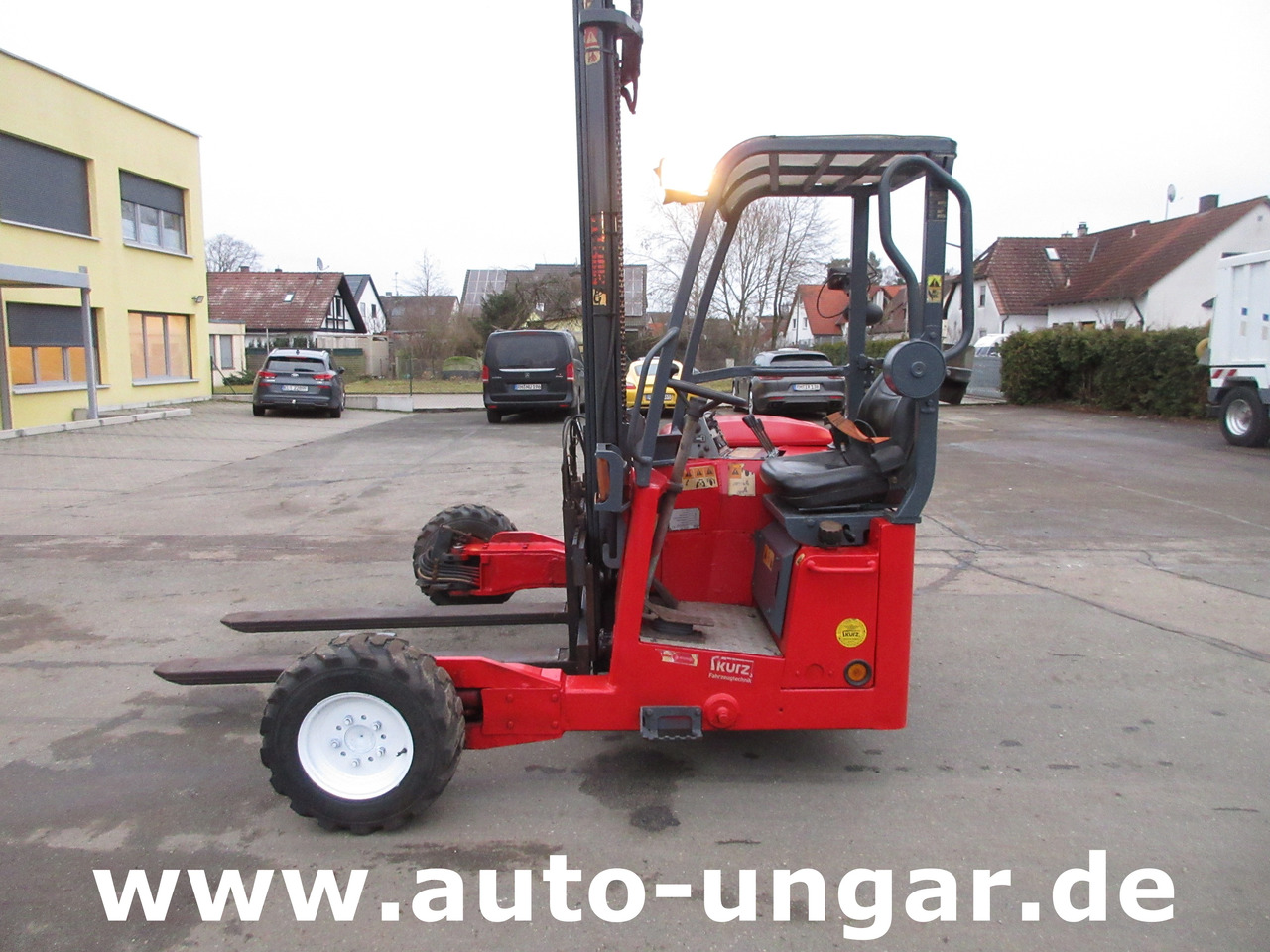 MOFFETT M4 M25.4 4-Wege Mitnahmestapler Allrad Gabelstapler Hiab - رافعة شوكية مثبتة على شاحنة: صور 4 MOFFETT M4 M25.4 4-Wege Mitnahmestapler Allrad Gabelstapler Hiab - رافعة شوكية مثبتة على شاحنة: صور 4