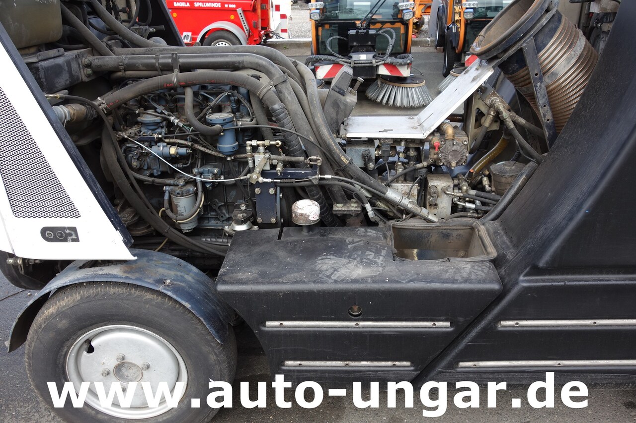 Mathieu Yno Azura 2 Hydrostat 4-Rad Lenkung - سياره كنس شوارع: صور 5 Mathieu Yno Azura 2 Hydrostat 4-Rad Lenkung - سياره كنس شوارع: صور 5