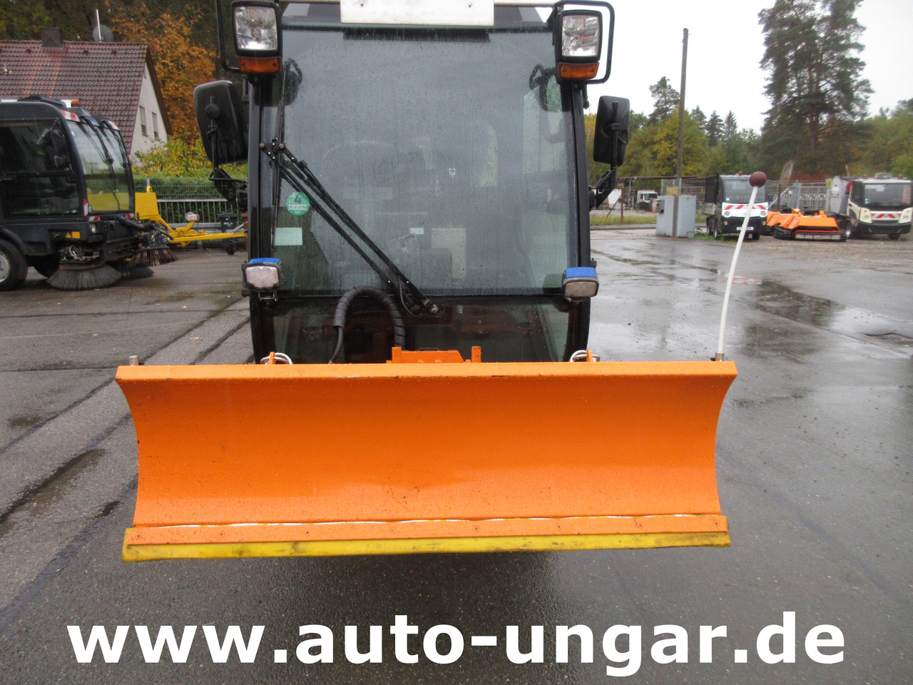 Nilfisk CR3500 CityRanger Multicar Winterdienst Schneepflug und Streuer 4x4 - جرافة ثلج: صور 4 Nilfisk CR3500 CityRanger Multicar Winterdienst Schneepflug und Streuer 4x4 - جرافة ثلج: صور 4