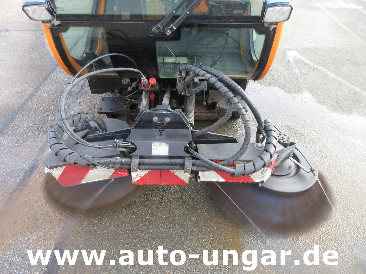 Nilfisk CR3500 Geräteträger Kommunalfahrzeug 4x4 Kehrmaschine Schmidt Flexigo - سياره كنس شوارع: صور 3 Nilfisk CR3500 Geräteträger Kommunalfahrzeug 4x4 Kehrmaschine Schmidt Flexigo - سياره كنس شوارع: صور 3