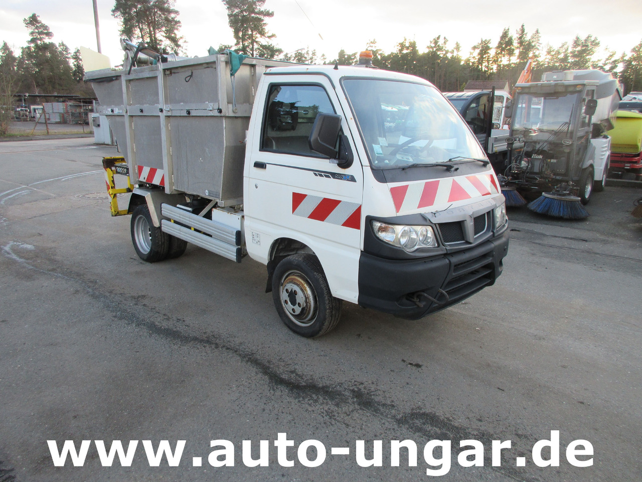 شاحنة القمامة Piaggio Porter Maxxi D120 Müllwagen 3.5m³ Lifter Presse - Ersatzteilträger: صور 18 شاحنة القمامة Piaggio Porter Maxxi D120 Müllwagen 3.5m³ Lifter Presse - Ersatzteilträger: صور 18