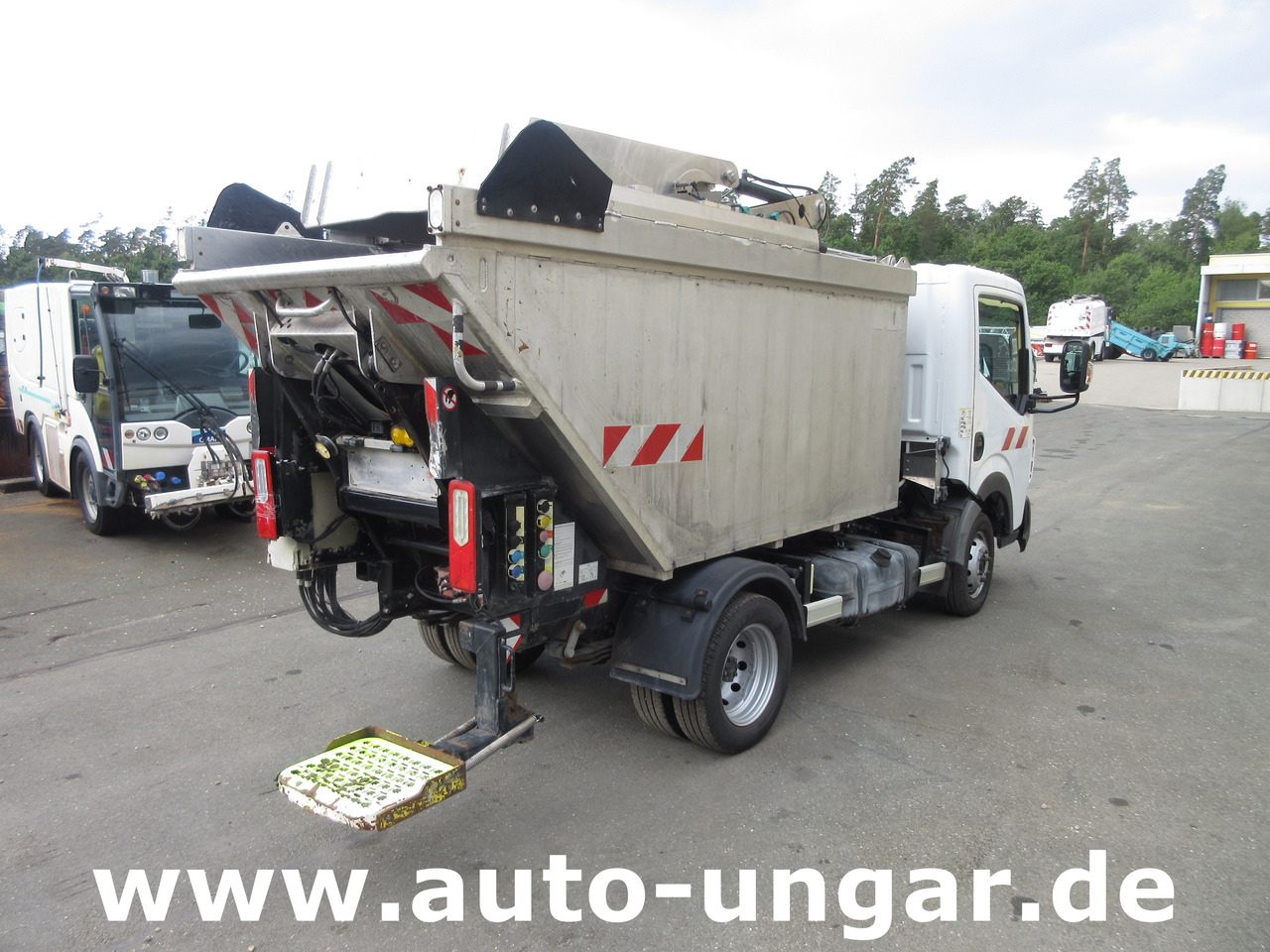 RENAULT Maxity 3.500kg Faun Provence Benne Müllwagen 5m³ Alumulde mit Presse - شاحنة القمامة: صور 5 RENAULT Maxity 3.500kg Faun Provence Benne Müllwagen 5m³ Alumulde mit Presse - شاحنة القمامة: صور 5