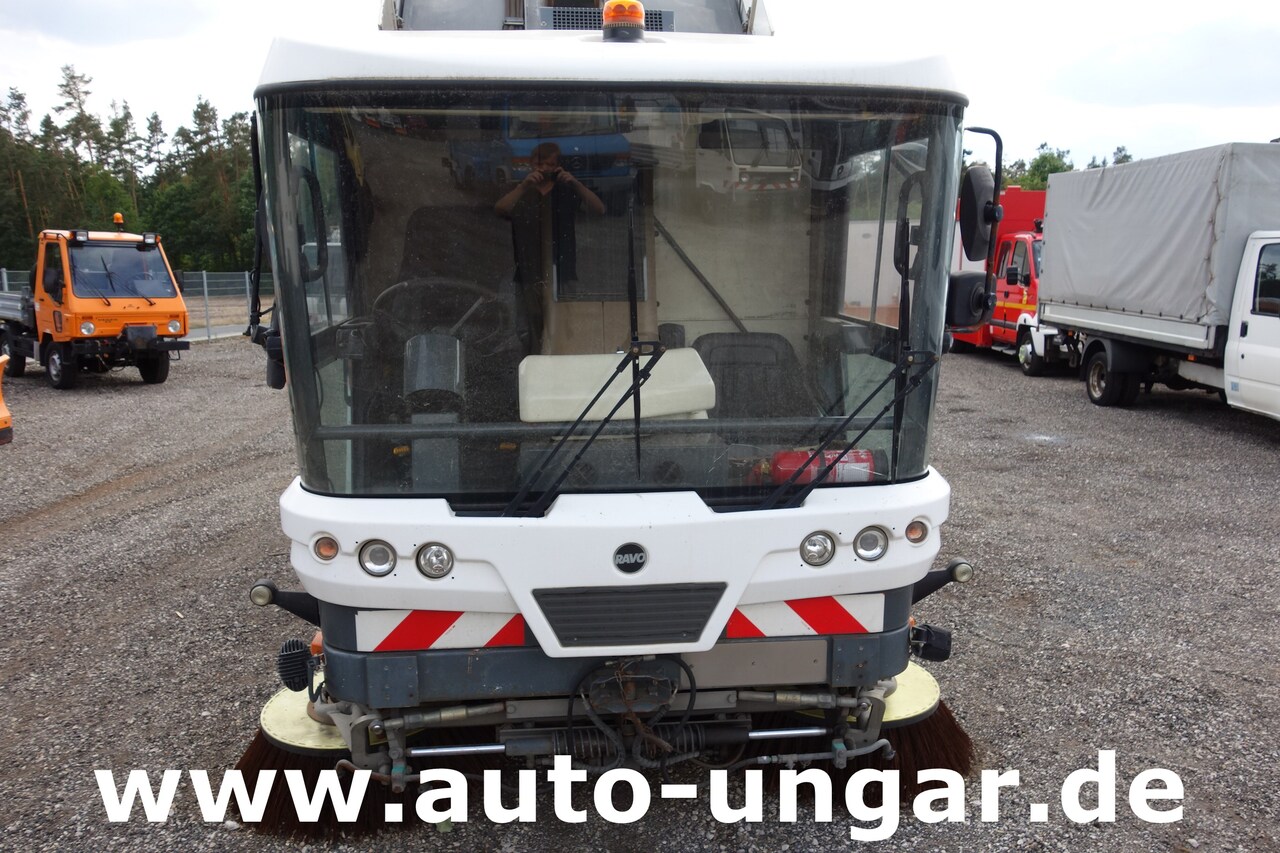 Ravo C540 / 530 Kehrmaschine - Kärcher - Heckabsaugung - Motorschaden - سياره كنس شوارع: صور 3 Ravo C540 / 530 Kehrmaschine - Kärcher - Heckabsaugung - Motorschaden - سياره كنس شوارع: صور 3