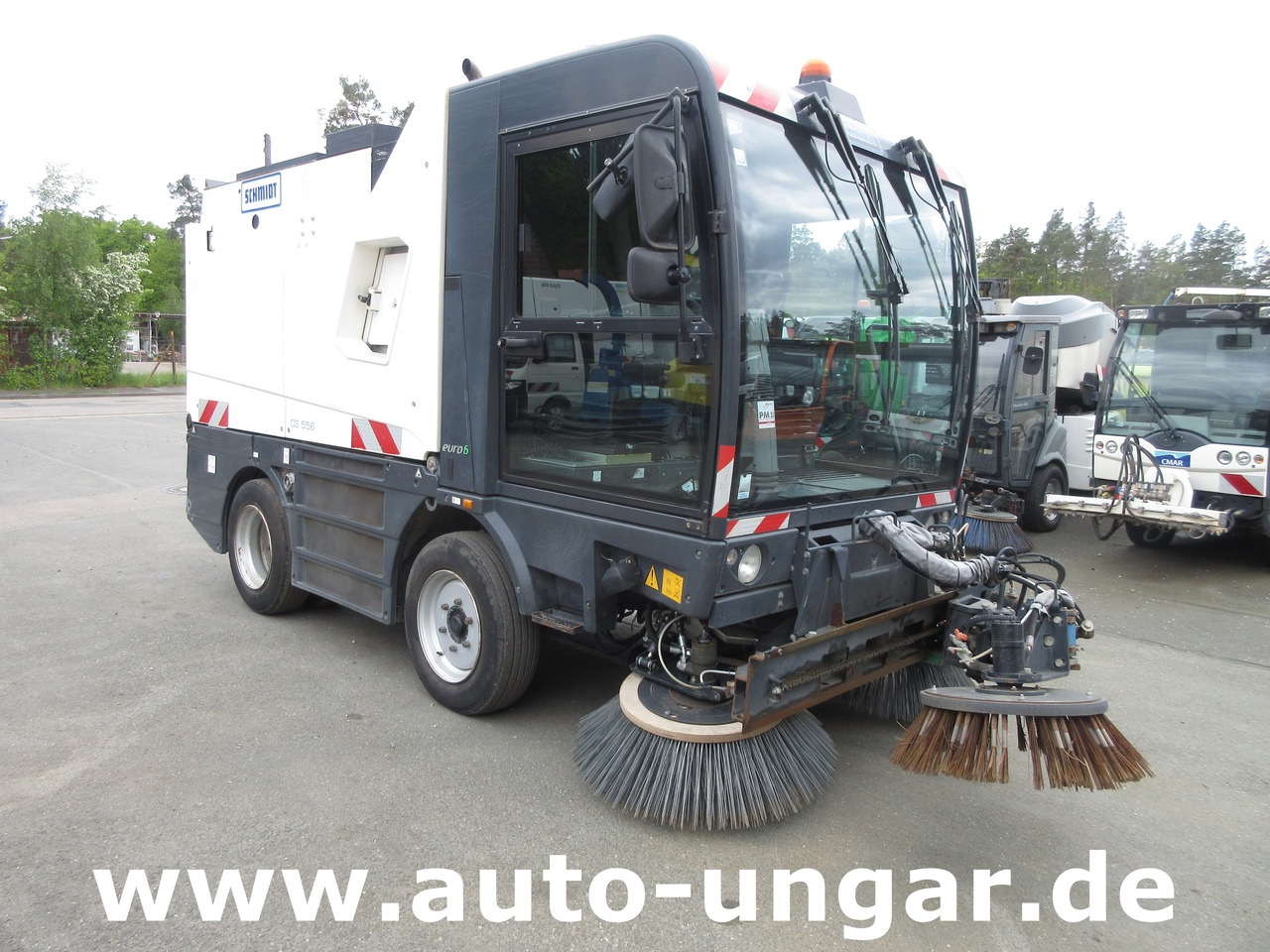 Schmidt Cleango 500 CS556 Euro 6 mit Wildkrautbesen Kehrmaschine aus 1. Hand - سياره كنس شوارع: صور 1 Schmidt Cleango 500 CS556 Euro 6 mit Wildkrautbesen Kehrmaschine aus 1. Hand - سياره كنس شوارع: صور 1
